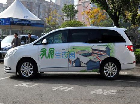 赤水户外车贴喷绘如何保持效果?